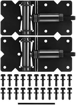 Gateutstyr |  Kraftig selvstengende porthengsler hardware-sett for tre- og vinylgjerder, 9-graders justerbare porthengsler hardware-sett for metallporter med 22 holdbare skruer og svingjusteringsverktøy, 2-pakning, svart. Gateutstyr Gateutstyr